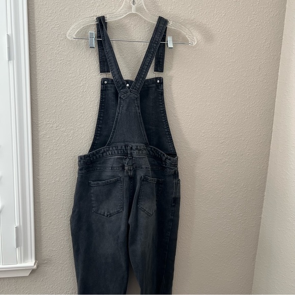 Love Tree Denim Black Overalls Size Medium Adjustable Straps Long Pants - Picture 4 of 5